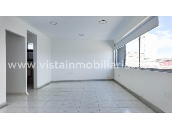 Oficina en arriendo en Avenida Santander, Manizales, 27 m² · foto 3 de 9