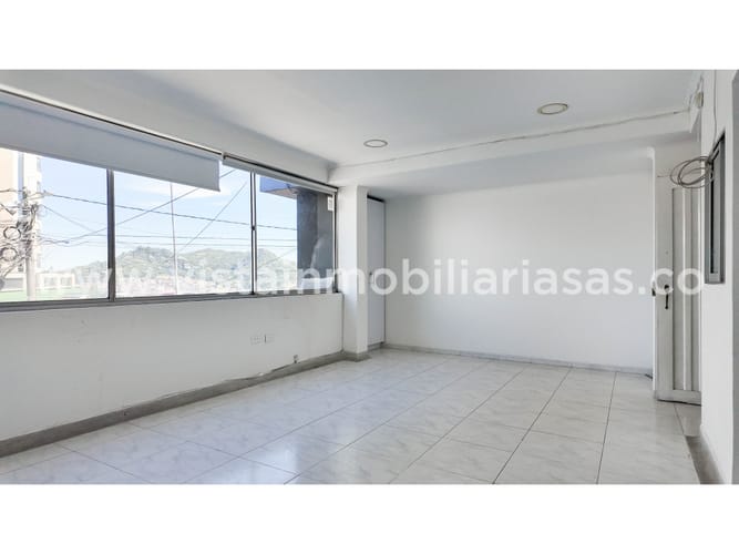 Oficina en arriendo en Avenida Santander, Manizales, 27 m² · foto 5 de 9