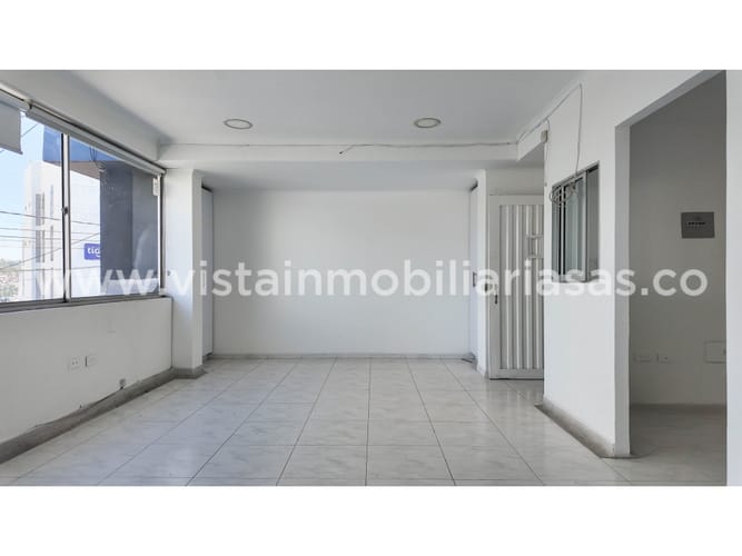 Oficina en arriendo en Avenida Santander, Manizales, 27 m² · foto 6 de 9