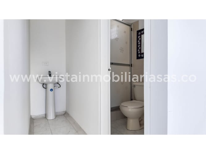 Oficina en arriendo en Avenida Santander, Manizales, 27 m² · foto 7 de 9
