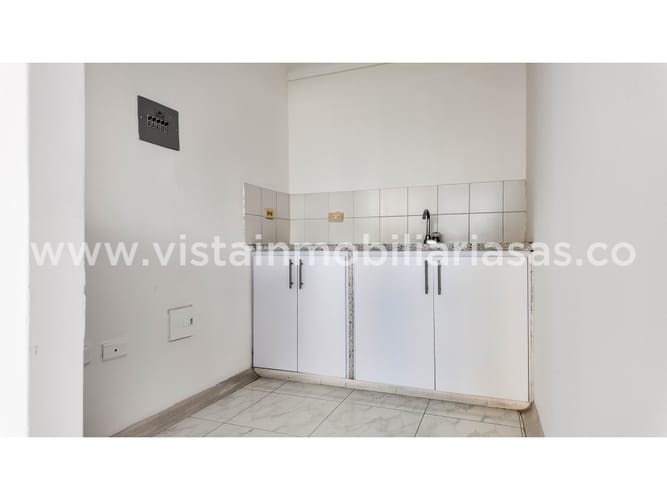 Oficina en arriendo en Avenida Santander, Manizales, 27 m² · foto 8 de 9