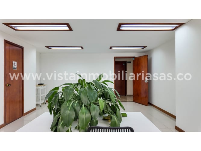 Oficina en arriendo en Avenida Santander, Manizales, 30 m² · foto 2 de 8