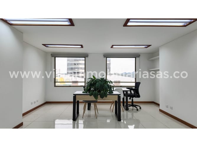 Oficina en arriendo en Avenida Santander, Manizales, 30 m² · foto 3 de 8