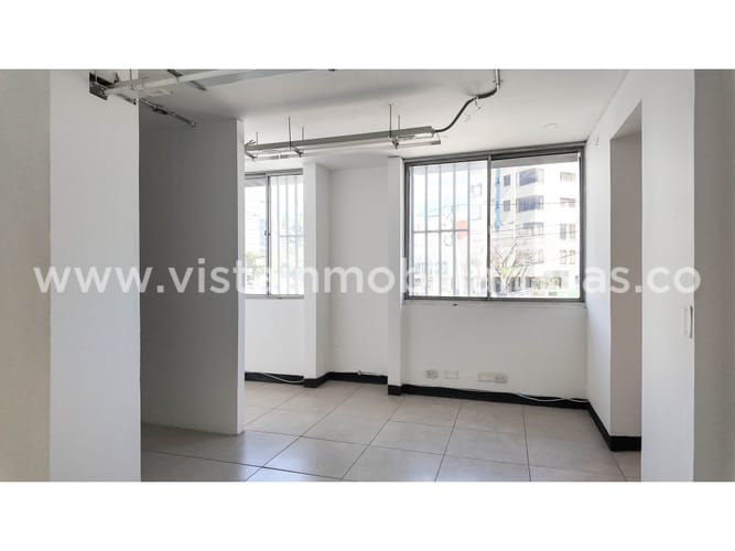 Oficina en arriendo en Avenida Santander, Manizales, 27 m² · foto 3 de 6