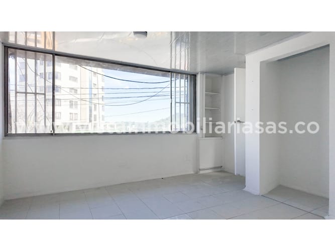 Oficina en arriendo en Avenida Santander, Manizales, 23 m² · foto 2 de 8