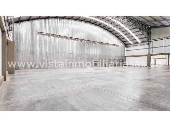 Bodega en arriendo en Malteria, Manizales, 2820 m² · foto 5 de 24