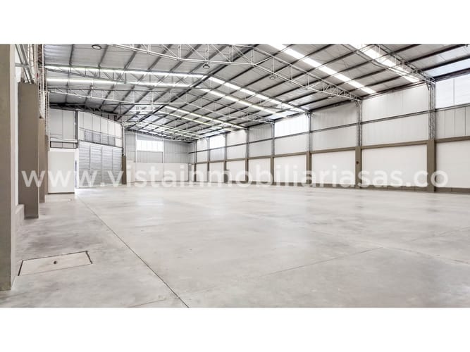 Bodega en arriendo en Malteria, Manizales, 2820 m² · foto 8 de 24