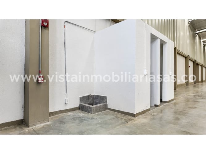 Bodega en arriendo en Malteria, Manizales, 2820 m² · foto 20 de 24