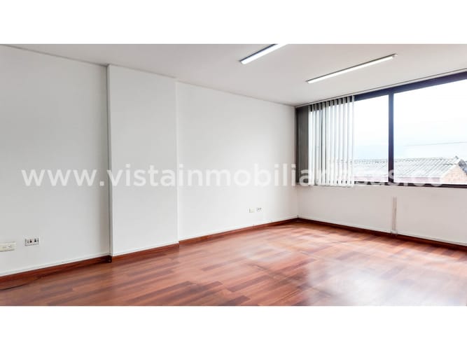 Oficina en arriendo en El Centro, Manizales, 80 m² · foto 2 de 8