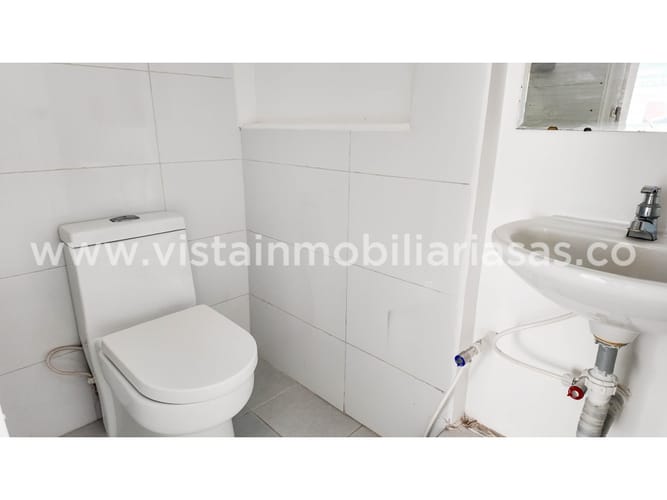 Local en arriendo en Avenida Santander, Manizales, 32 m² · foto 2 de 3