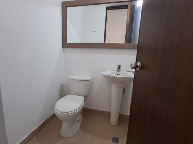 Oficina en arriendo en Villa Carlota, Medellín, 45 m² · foto 3 de 14