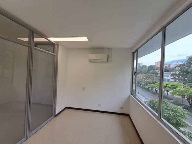 Oficina en arriendo en Villa Carlota, Medellín, 45 m² · foto 4 de 14