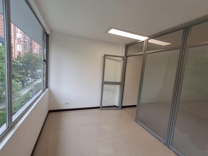 Oficina en arriendo en Villa Carlota, Medellín, 45 m² · foto 5 de 14