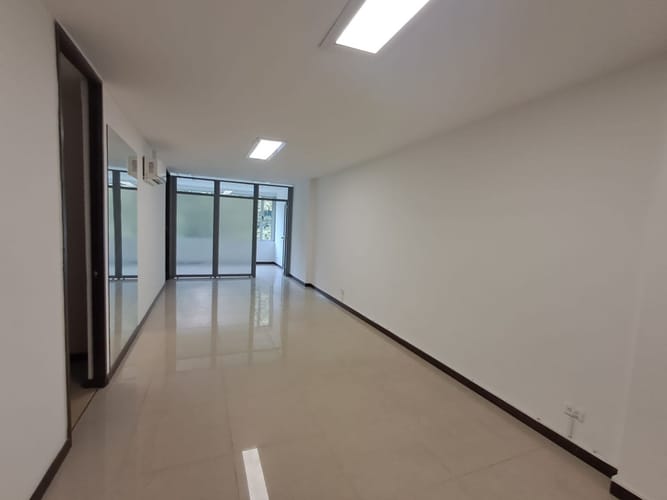 Oficina en arriendo en Villa Carlota, Medellín, 45 m² · foto 11 de 14
