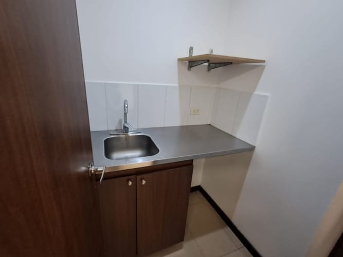 Oficina en arriendo en Villa Carlota, Medellín, 45 m² · foto 12 de 14