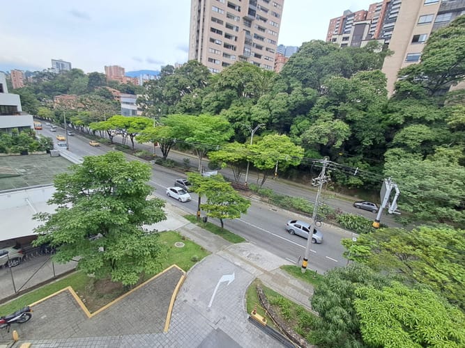 Oficina en arriendo en Villa Carlota, Medellín, 45 m² · foto 13 de 14