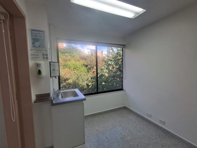 Consultorio en arriendo en Patio Bonito, Medellín, 38 m² · foto 7 de 19
