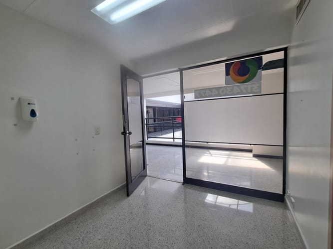 Consultorio en arriendo en Patio Bonito, Medellín, 38 m² · foto 8 de 19