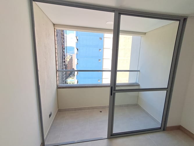 Apartamento de 2 alcobas en arriendo en Ciudad Del Río, Medellín, 72 m² · foto 7 de 14