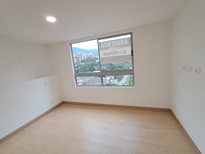 Apartamento de 2 alcobas en arriendo en Ciudad Del Río, Medellín, 72 m² · foto 11 de 14