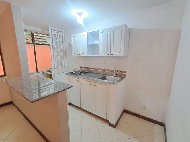 Apartamento de 2 alcobas en arriendo en La Almeria, Medellín, 48 m² · foto 8 de 13