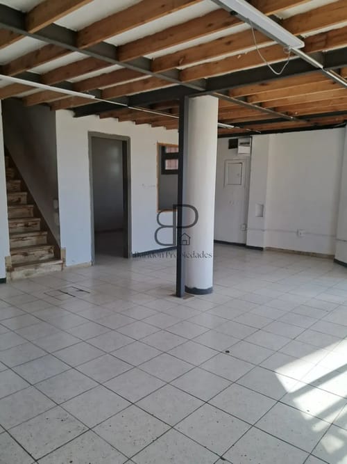 Alquiler Local Ciudad Vieja frente a la Rambla 70m2 · Foto 5