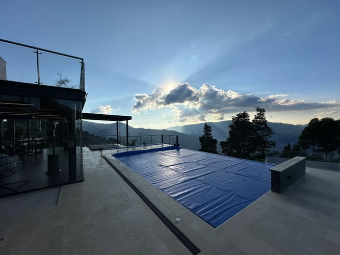 Casa de 5 alcobas en venta en Las Palmas, Envigado, 428 m² · foto 2 de 19