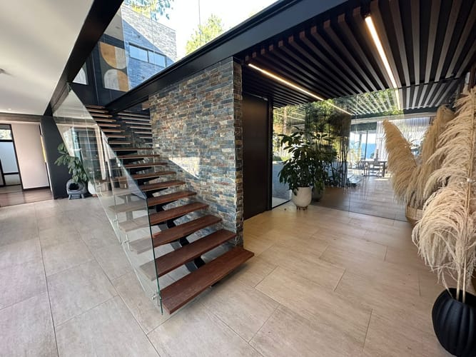 Casa de 5 alcobas en venta en Las Palmas, Envigado, 428 m² · foto 3 de 19