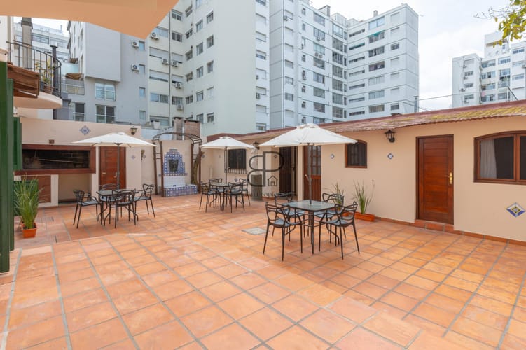 Alquiler Hermosa Oficina Pocitos Punta Carretas con Patio · Foto 4