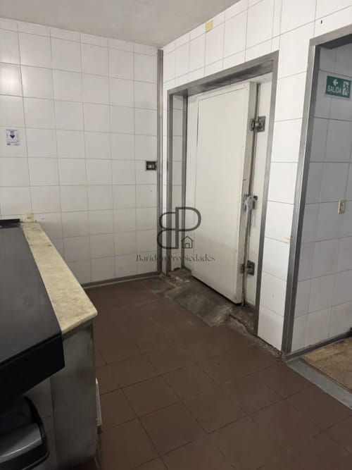 Alquiler Local Comercial 98m2 Mercado Modelo · Foto 6