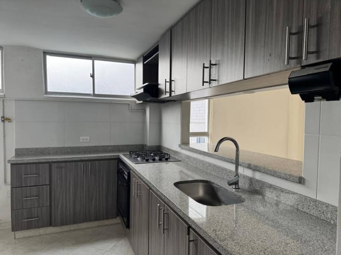Apartamento de 3 alcobas en arriendo en El Poblado, Medellín, 75 m² · foto 5 de 18