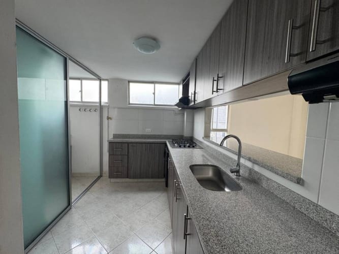 Apartamento de 3 alcobas en arriendo en El Poblado, Medellín, 75 m² · foto 7 de 18