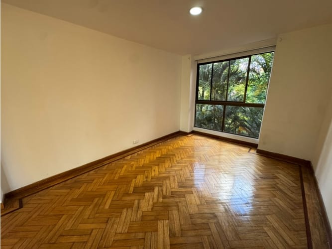 Apartamento de 4 alcobas en venta en Milla De Oro, Medellín, 200 m² · foto 2 de 24