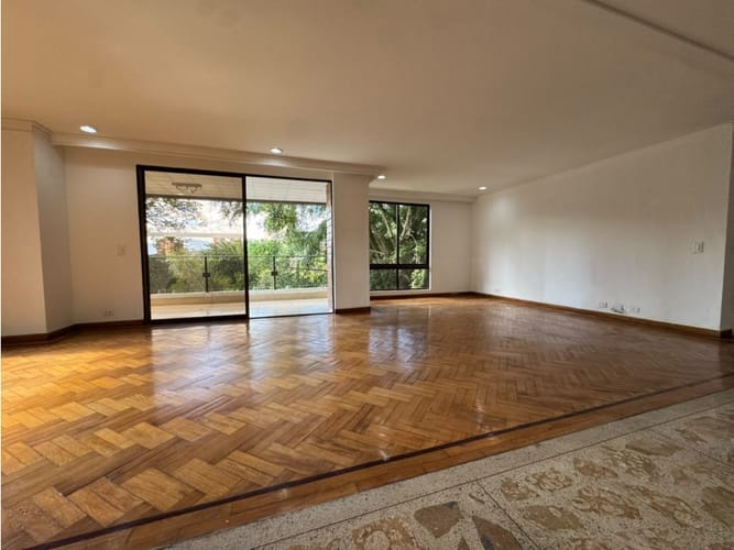 Apartamento de 4 alcobas en venta en Milla De Oro, Medellín, 200 m² · foto 14 de 24