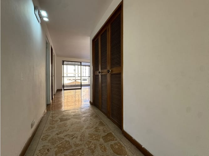 Apartamento de 4 alcobas en venta en Milla De Oro, Medellín, 200 m² · foto 22 de 24