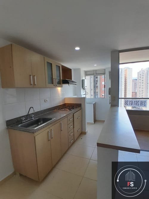 Apartamento de 3 alcobas en arriendo en Tres Esquinas, Sabaneta, 78 m² · foto 3 de 22