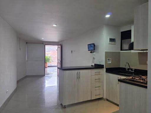 Apartamento de 3 alcobas en arriendo en Los Naranjos, Itagüí, 78 m² · foto 7 de 15