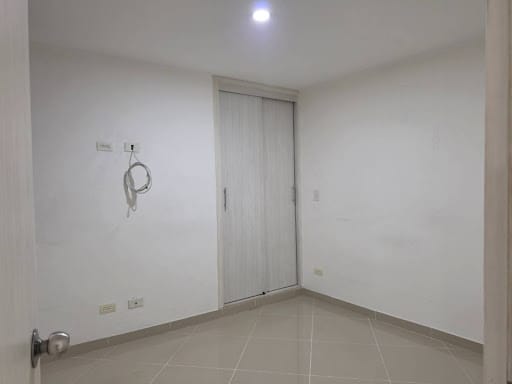 Apartamento de 3 alcobas en arriendo en Los Naranjos, Itagüí, 78 m² · foto 9 de 15