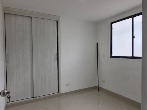 Apartamento de 3 alcobas en arriendo en Los Naranjos, Itagüí, 78 m² · foto 11 de 15