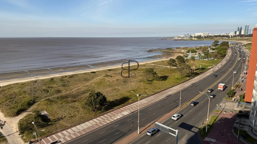 Alquiler Apartamento 3 Dormitorios Malvin Rambla con Garaje · Foto 3