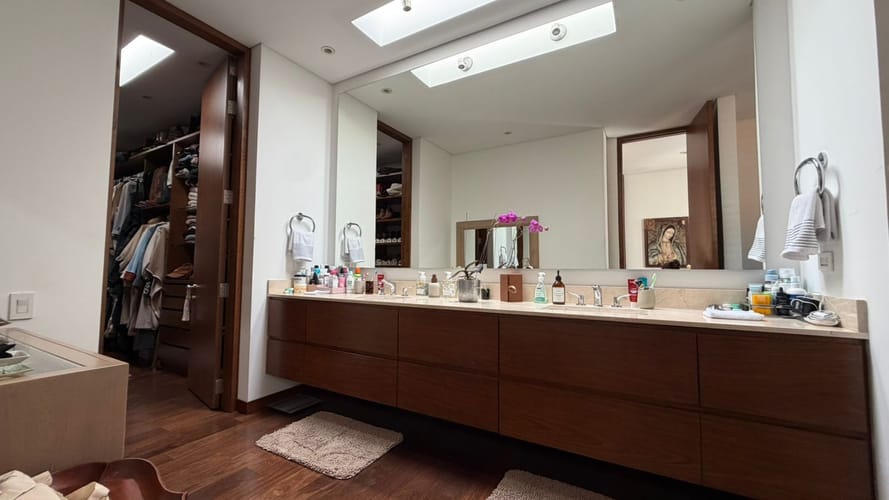 Apartamento de 3 alcobas en venta en Los Rosales, Bogotá, 309 m² · foto 24 de 24