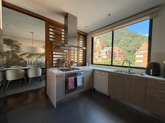 Apartamento de 3 alcobas en venta en Los Rosales, Bogotá, 309 m² · foto 19 de 24