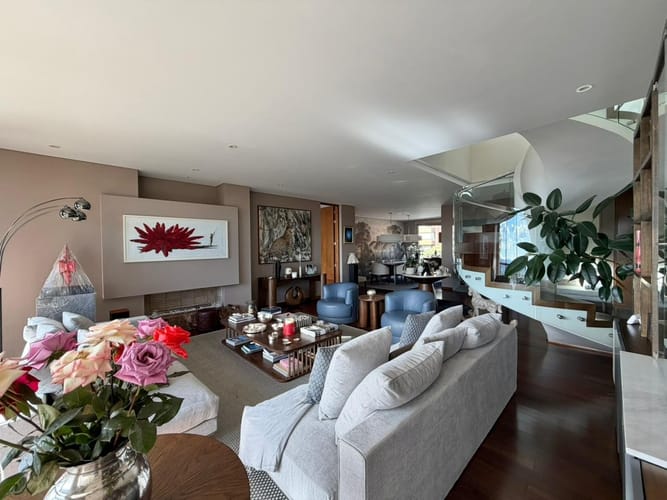 Apartamento de 3 alcobas en venta en Los Rosales, Bogotá, 309 m² · foto 13 de 24