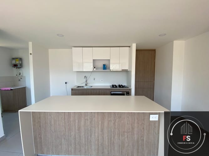 Apartamento de 3 alcobas en venta en Monteazul, Sabaneta, 78 m² · foto 1 de 17