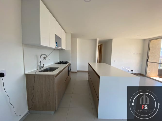 Apartamento de 3 alcobas en venta en Monteazul, Sabaneta, 78 m² · foto 2 de 17