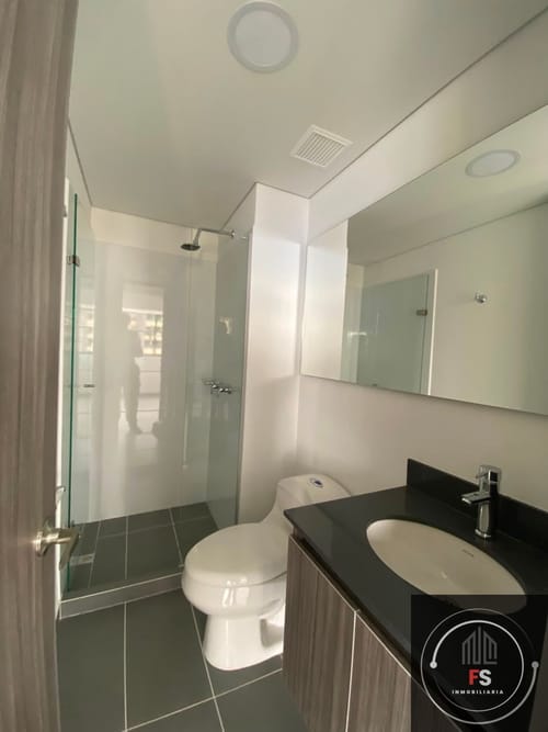 Apartamento de 2 alcobas en arriendo en Asomadera No.2, Medellín, 67 m² · foto 9 de 11