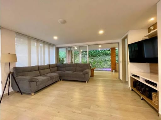 Casa de 4 alcobas en venta en El Trapiche, Sabaneta, 528 m² · foto 3 de 24