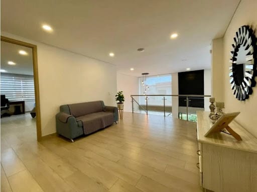 Casa de 4 alcobas en venta en El Trapiche, Sabaneta, 528 m² · foto 4 de 24