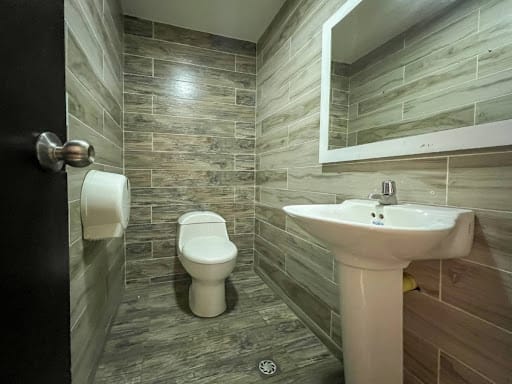 Local en arriendo en Las Acacias, Medellín, 80 m² · foto 7 de 13