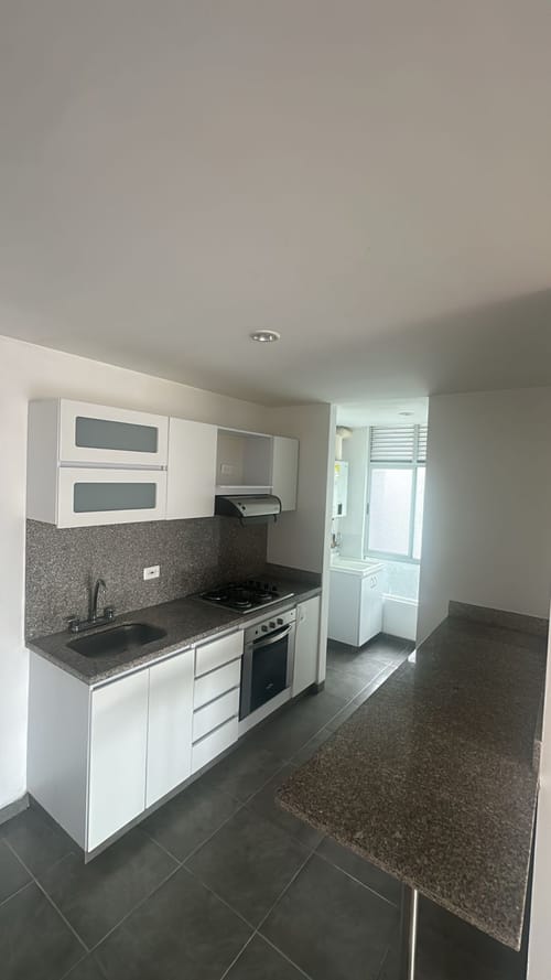 Apartamento de 3 alcobas en venta en Usaquen, Bogotá, 86 m² · foto 3 de 14